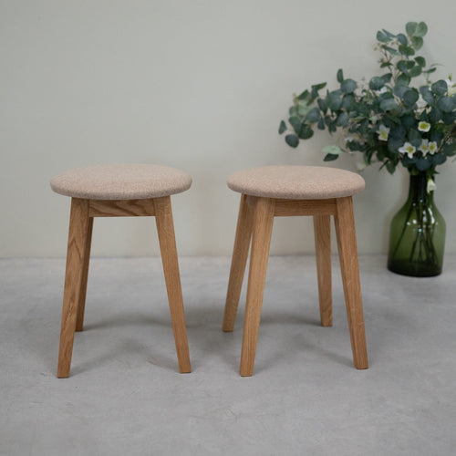 Pack de 2 o 4 Taburetes de Comedor de Madera Maciza Diana, tapizado | NordicStory