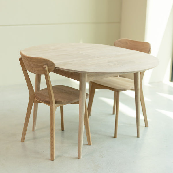 NordicStory Conjunto mesa de madera maciza Escandi 3 y dos sillas ISKU