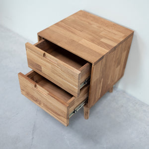 Mesita de noche de madera maciza de roble Escandi | NordicStory