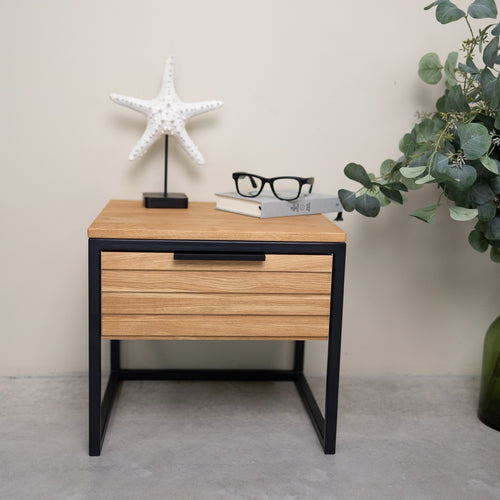 Mesita de noche de madera maciza de roble Runa | NordicStory