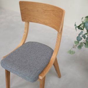 Pack de 2 o 4 Sillas de Comedor de Madera Maciza de Roble Lucas, tapizado Gris o Beige | NordicStory